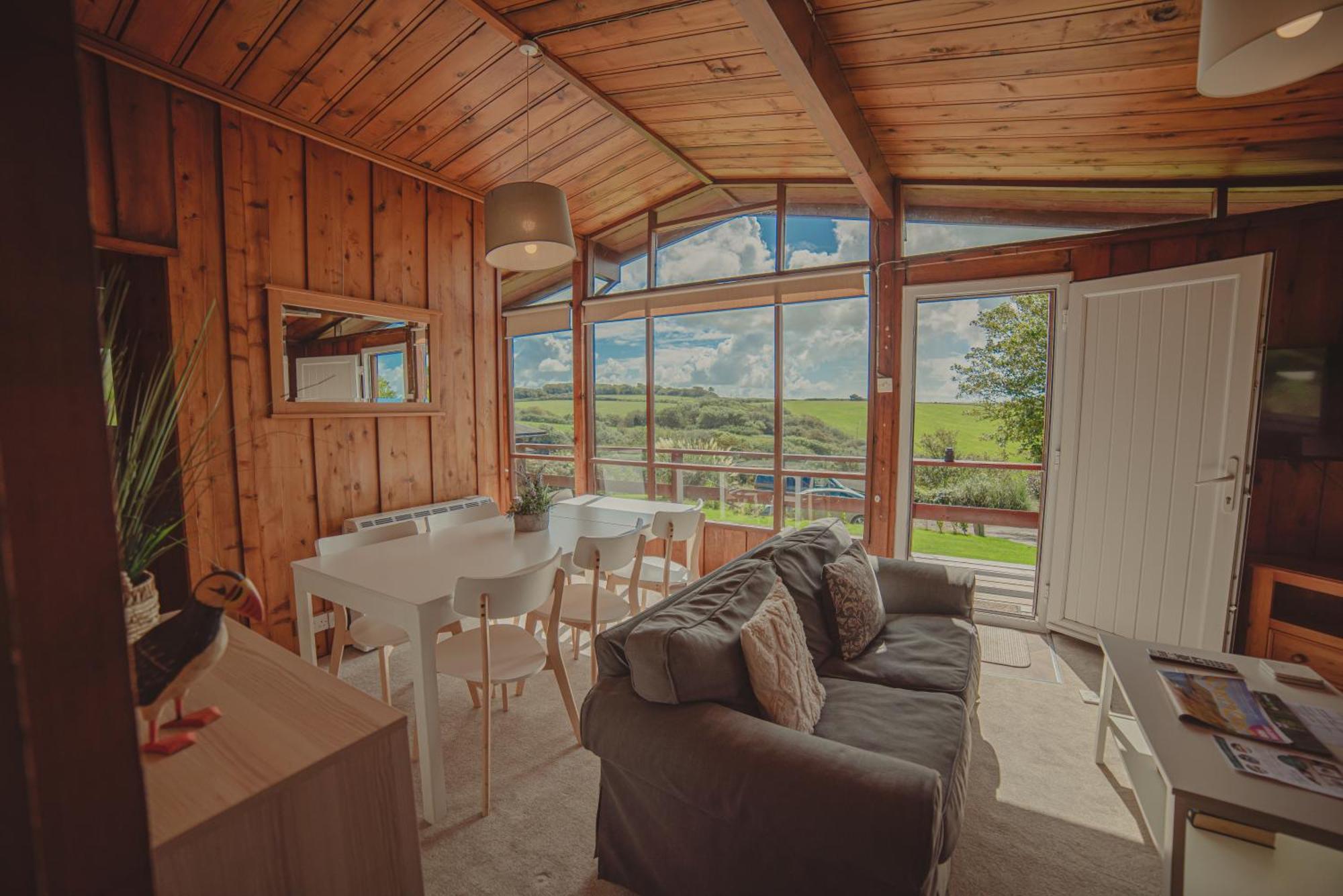 Timber Hill Self Catering Cedar Lodges Broad Haven Exterior foto