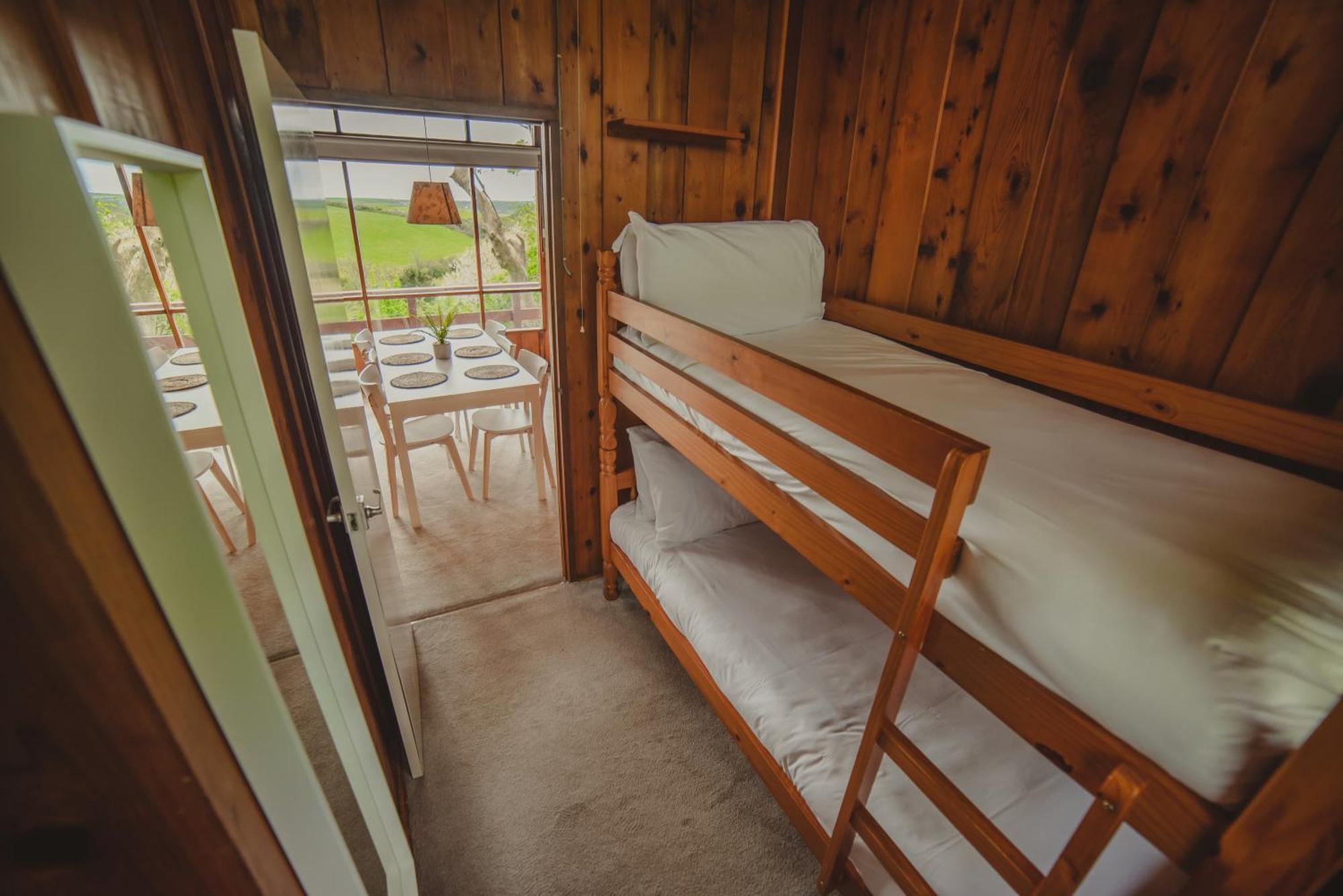 Timber Hill Self Catering Cedar Lodges Broad Haven Exterior foto