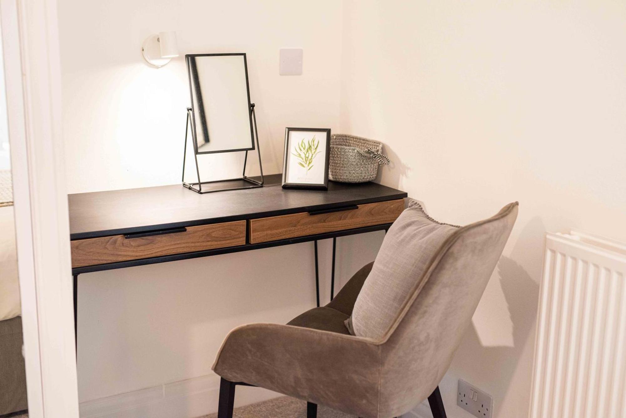 Timber Hill Self Catering Cedar Lodges Broad Haven Habitación foto